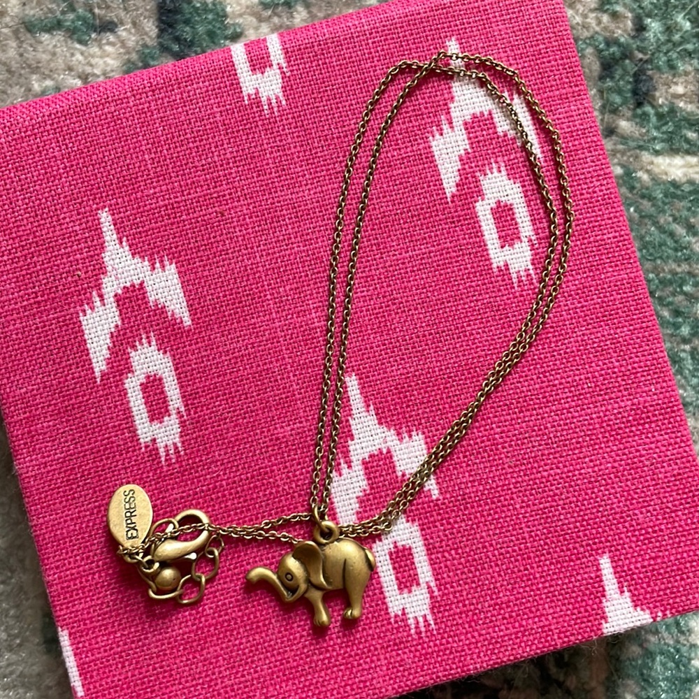 Express | gold elephant necklace - Picture 2 of 2